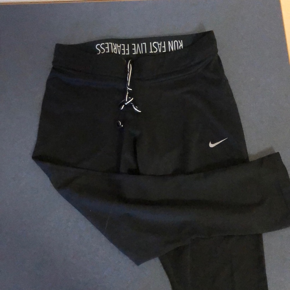 Black nike crop leggings